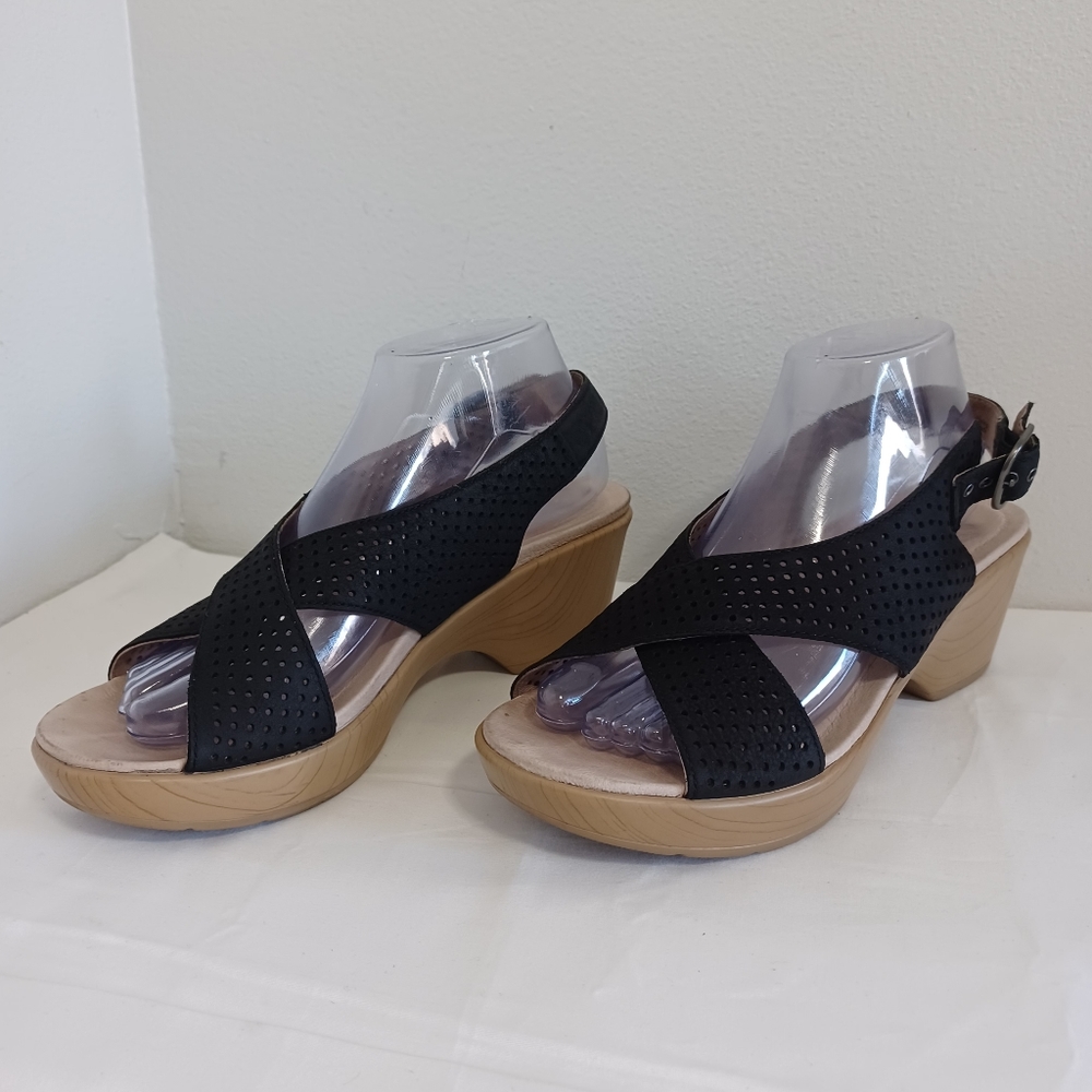 Dansko Jacinda wedge sandals perforated leather black buckle closure Sz39